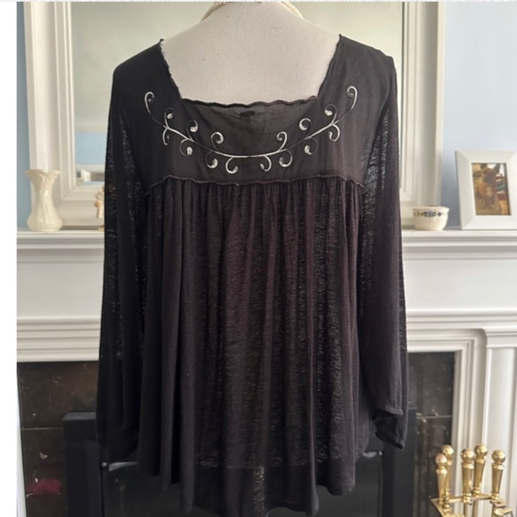Free People Bed of Roses embroidered blouse - Picture 2 of 13